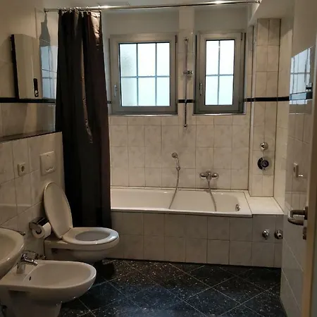 Aparthouse Graf-adolf 아파트 *